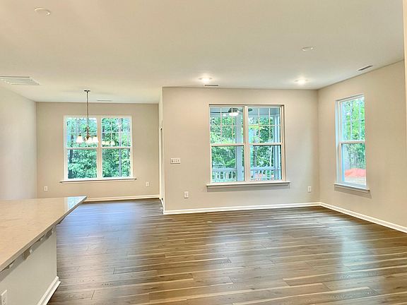 2nd image of 1616 Wilde Bnd