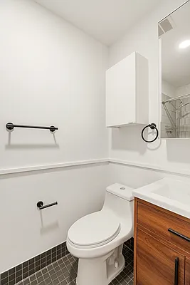 Bathroom, photo 1