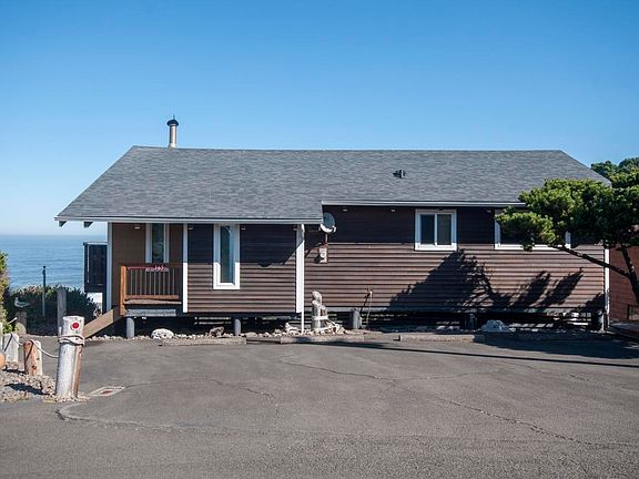 3rd image of 365 Monterey Ave