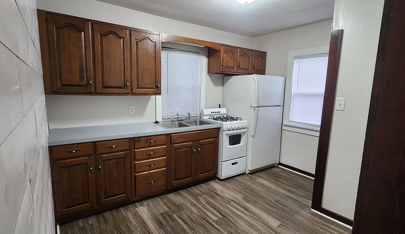 3 Bed 1 Bath Home for Rent — Photo 2