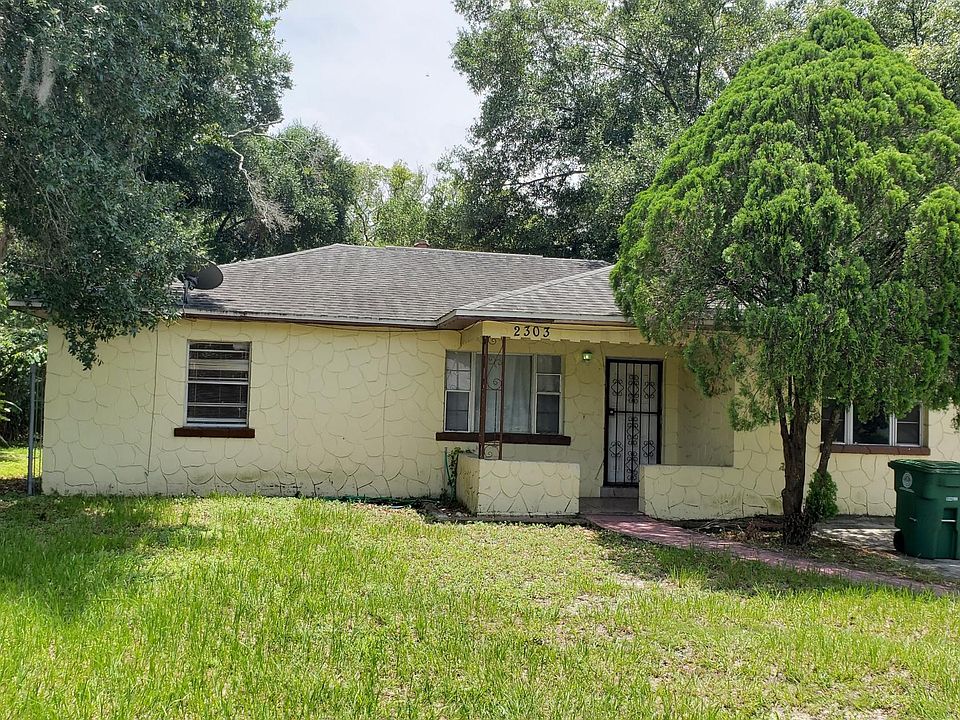 2nd image of 2303 E Hanna Ave