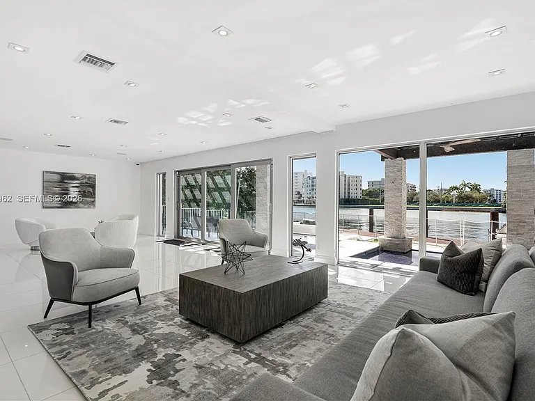 9380 Bay Dr — Photo 22