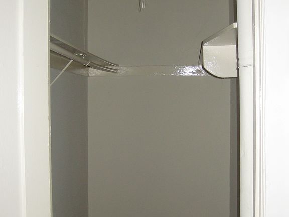 5th image of 601 Linden Ave APT 204