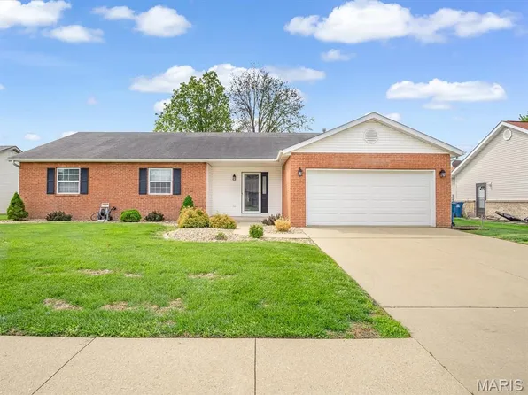 837 Kendra Ann Dr, Swansea, IL 62226