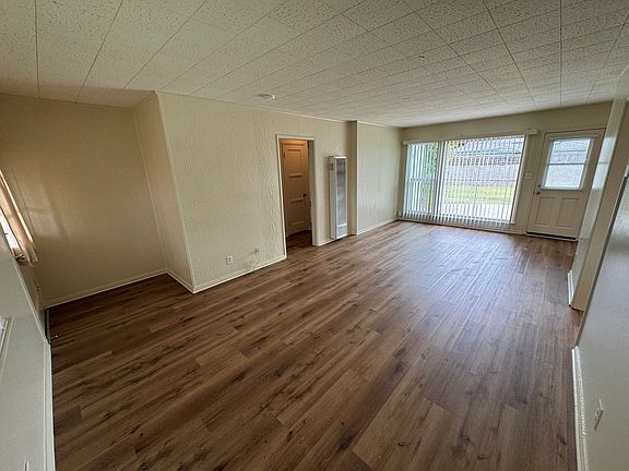 3rd image of 510 Eva St
