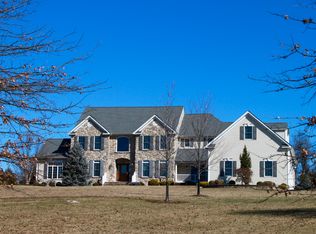 8 Van Fleet Rd, Neshanic Station, NJ 08853