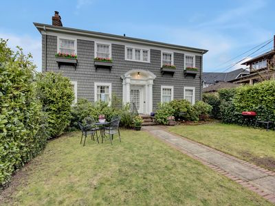 1612 22nd Ave E, Seattle, WA, 98112