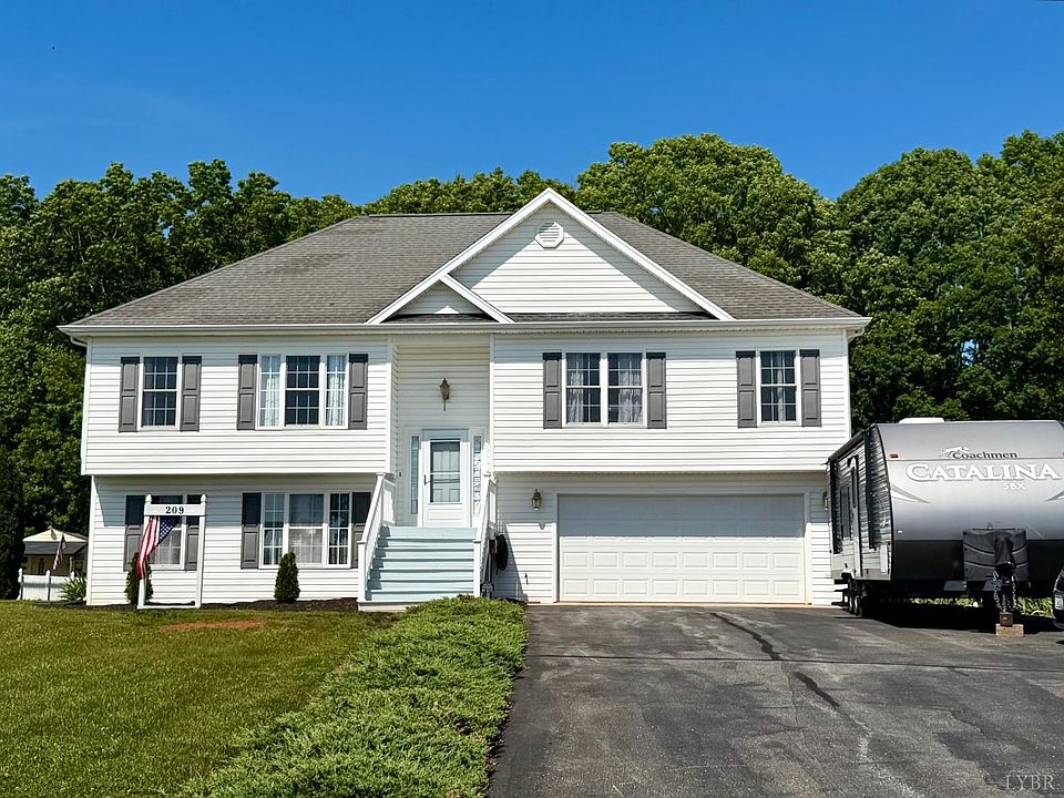 1st image of 209 Hunt Club Dr