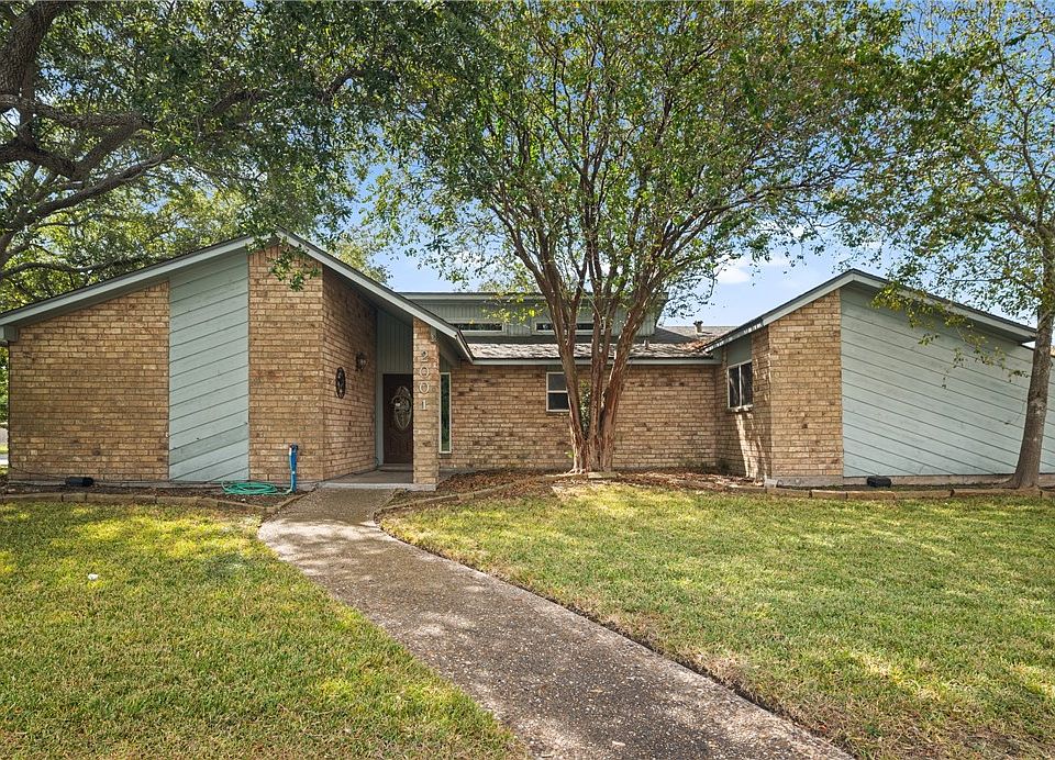 1st image of 2001 Pecan Dr
