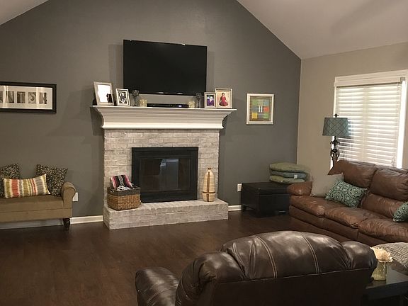 5th image of 300 Beatrice Dr