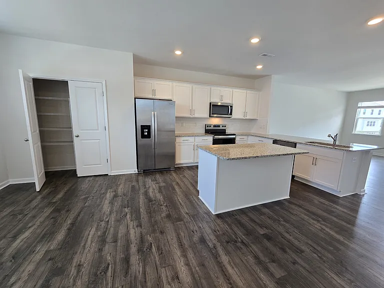 803 Washington St — Photo 13