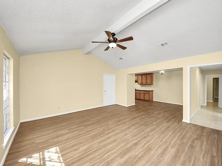 8105 Lanham Ln — Photo 7