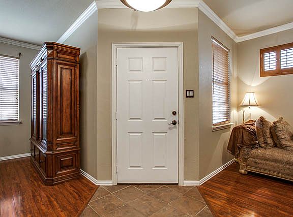3rd image of 512 Jefferson Ln