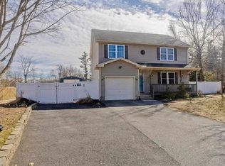 31 Acrebrook Rd, Springfield, MA 01129