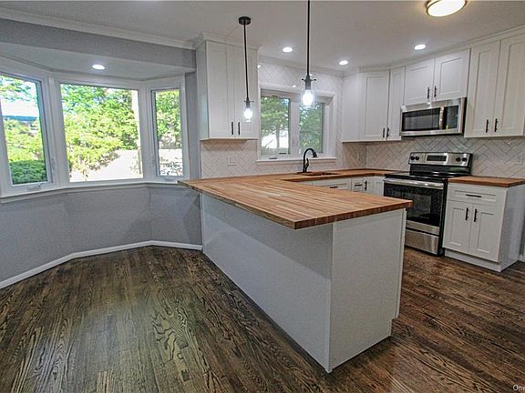 2nd image of 184 Van Cortlandt Park Ave