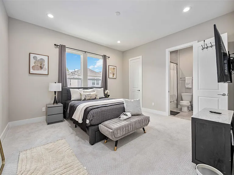 5821 Kansas St — Photo 30