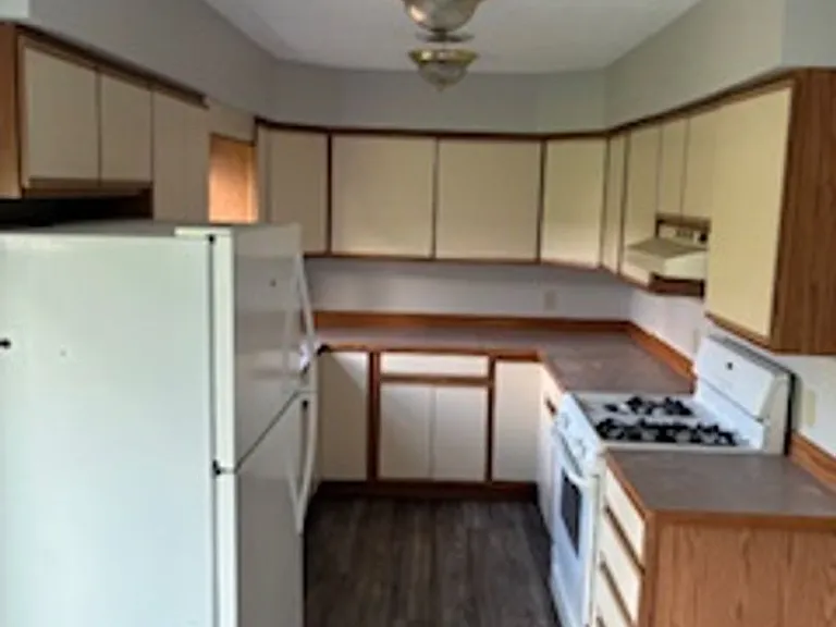 221 Coulter St — Photo 5
