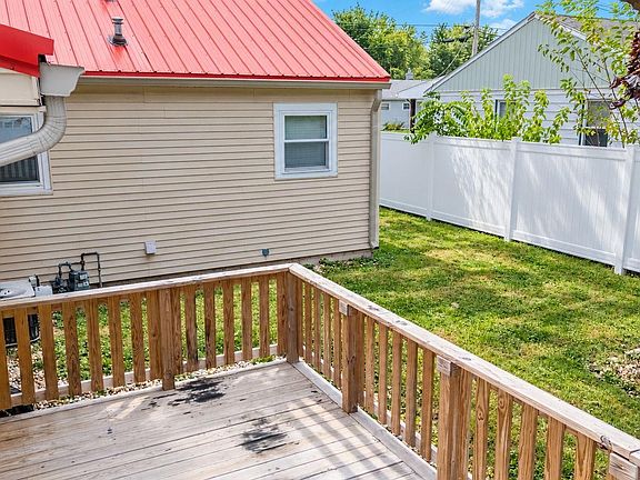 4th image of 665 Linlawn Dr