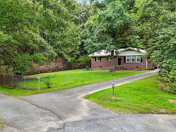 4th image of 227 Cantrell Dr SW