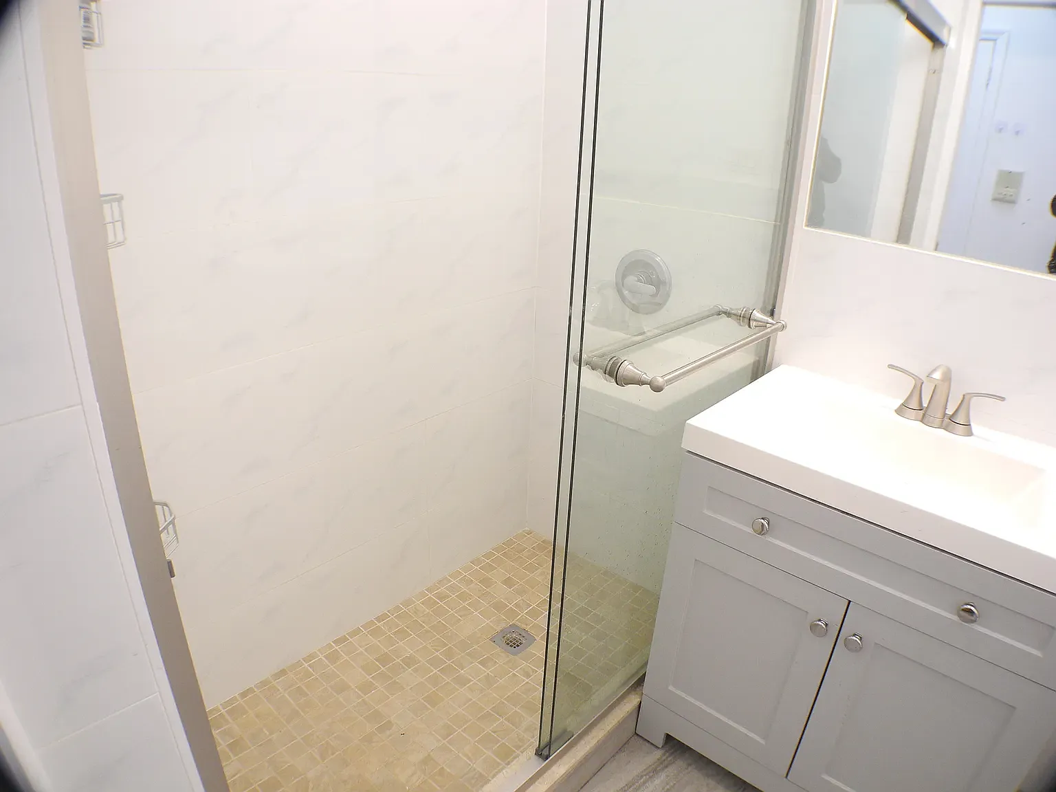 12-01 Jackson Avenue — Photo 2