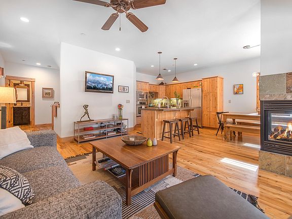 3rd image of 10183 Palisades Dr Unit 1