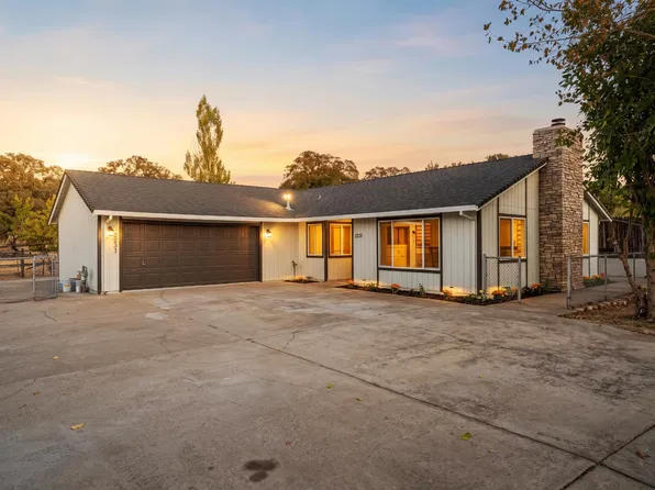 2537 Holmquist Ln, Valley Springs, CA 95252