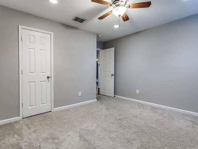 1217 Caroline Dr — Photo 19