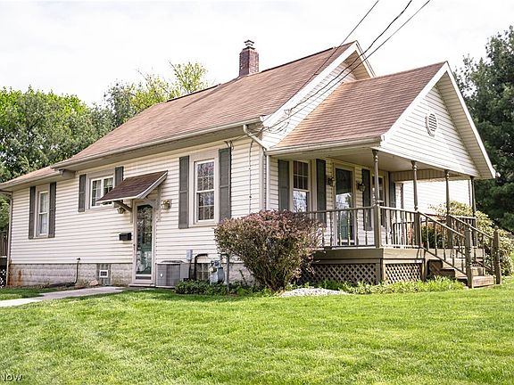 2nd image of 518 Hoover Pl SE