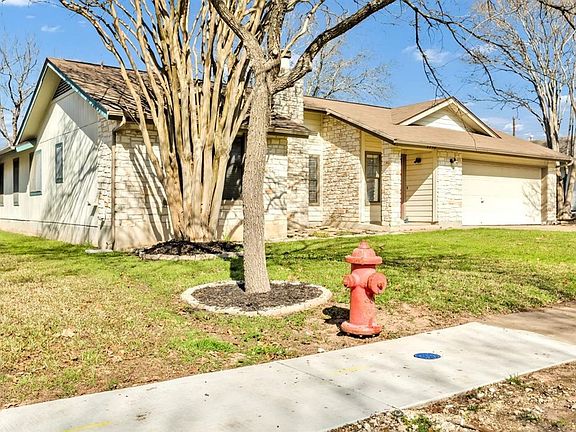 3rd image of 1708 Wild Horse Ln