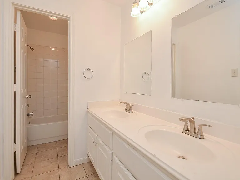 1631 Berkoff Dr — Photo 23