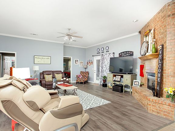 5th image of 16450 Dowd Ln