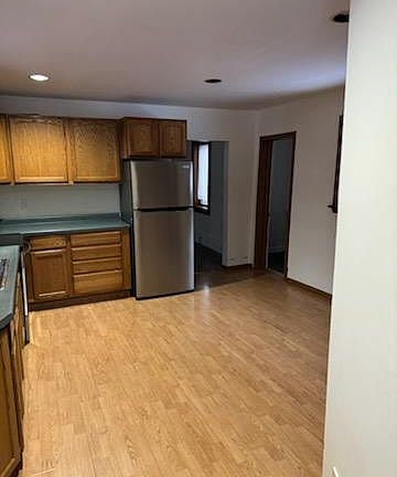 2nd image of 801 Hancock Ave