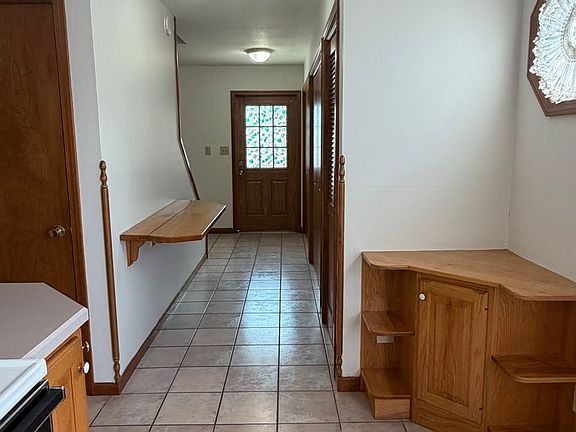 4th image of 104 Short St #2