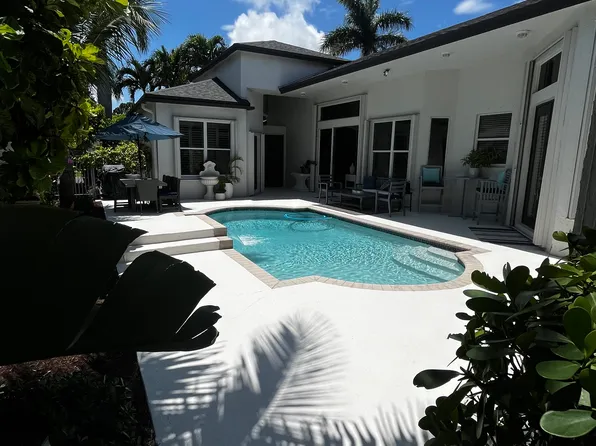 38 Lake Eden Dr, Boynton Beach, FL 33435