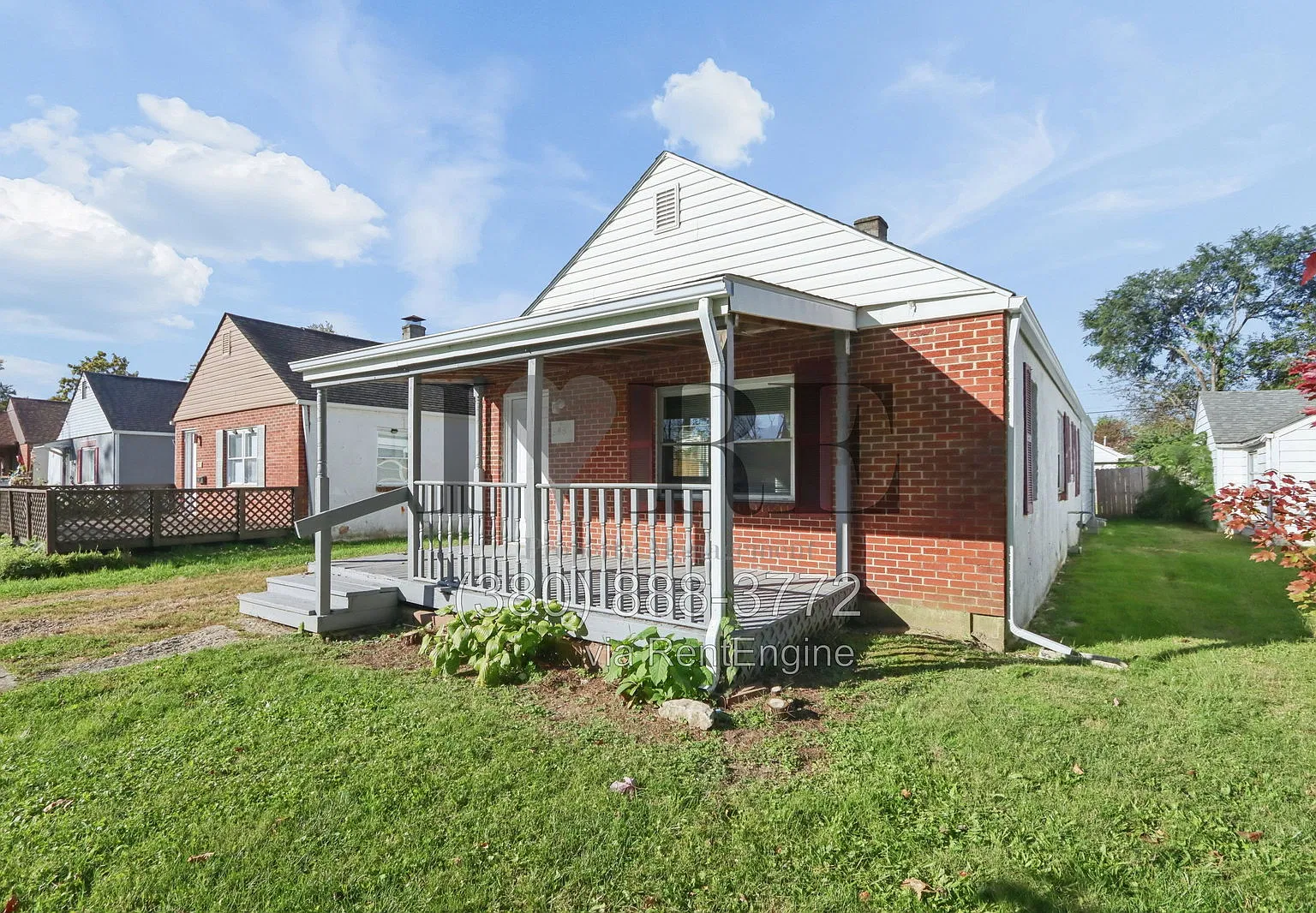 3 bed, 2.0 bath, 924 sqft, $1,595 — Photo 2