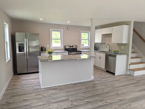 232 S Main St, Templeton, MA 01468