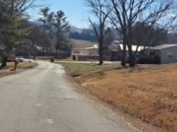 Exterior Neighborhood (street photo)