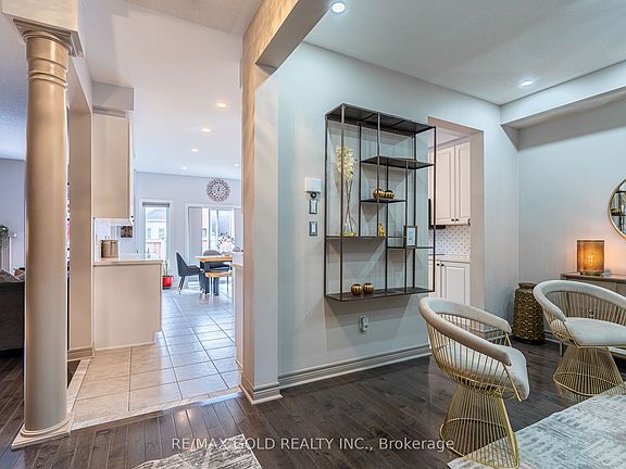 3rd image of 83 Cookview Dr