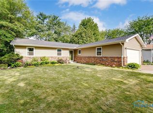717 N Wintergarden Rd, Bowling Green, OH 43402