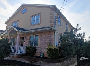 757 Ercama St, Linden, NJ 07036