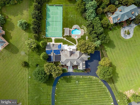 5th image of 5907 Clifton Oaks Dr