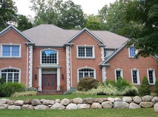 6 Danielle Ct, Montebello, NY 10901