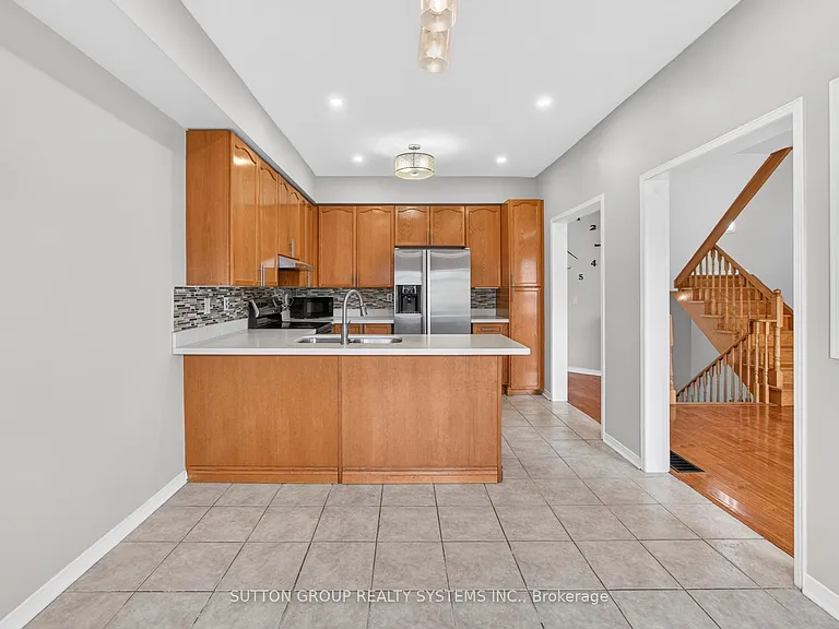 6556 Opera Glass Cres S — Photo 17
