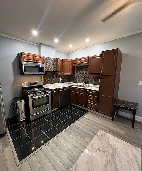 215 Cherry St #11 — Photo 16