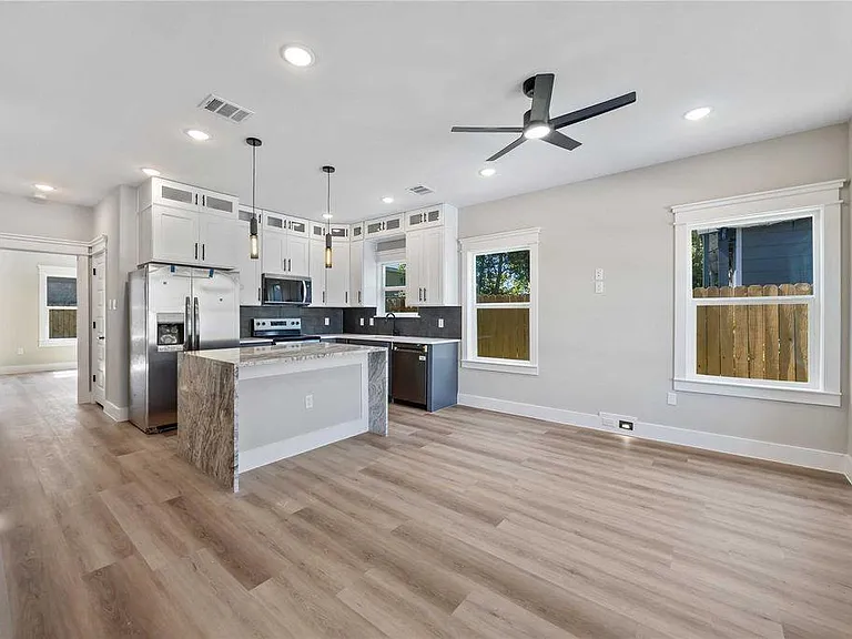 4624 Mayflower St #B — Photo 7