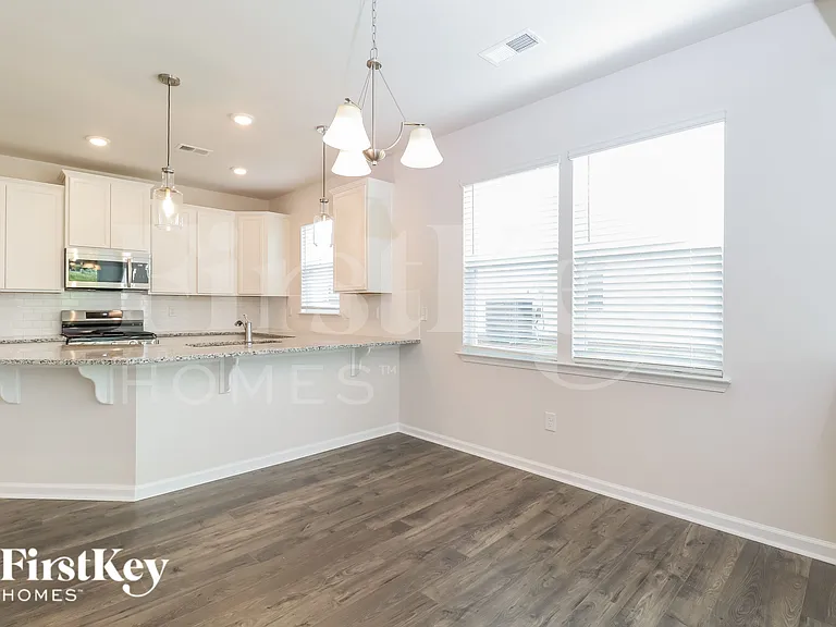 627 Goldburn Way — Photo 5