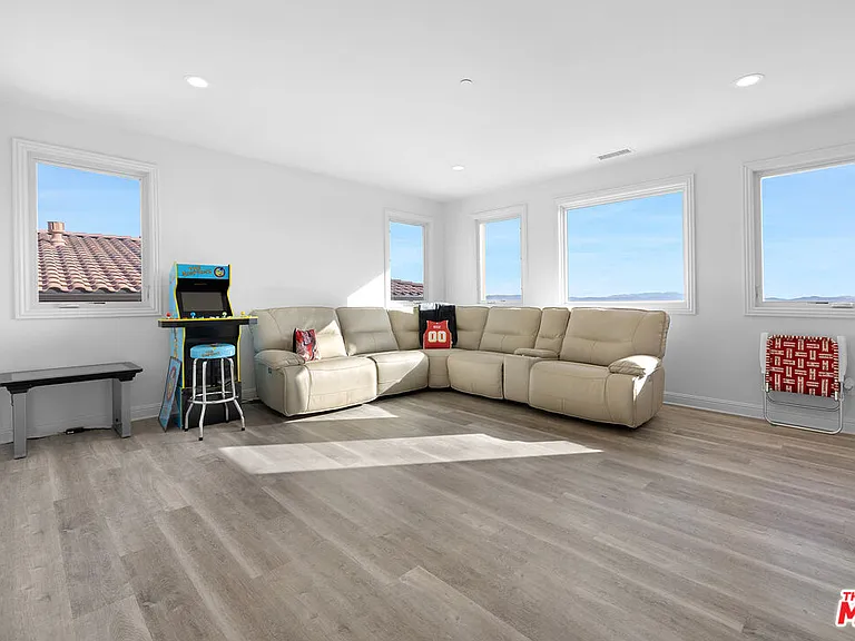 20234 Jubilee Way — Photo 25