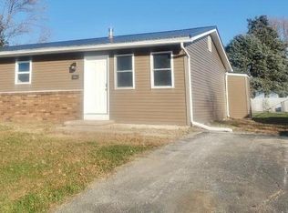 1001 Chateau Dr #B, Saint Joseph, IL