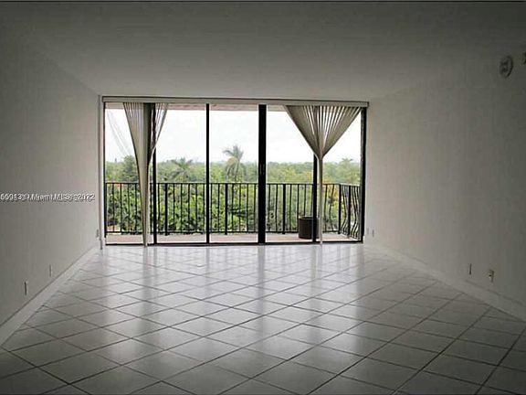 5th image of 780 NE 69th St APT 508