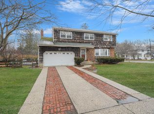 60 Iroquois Drive, Brightwaters, NY 11718